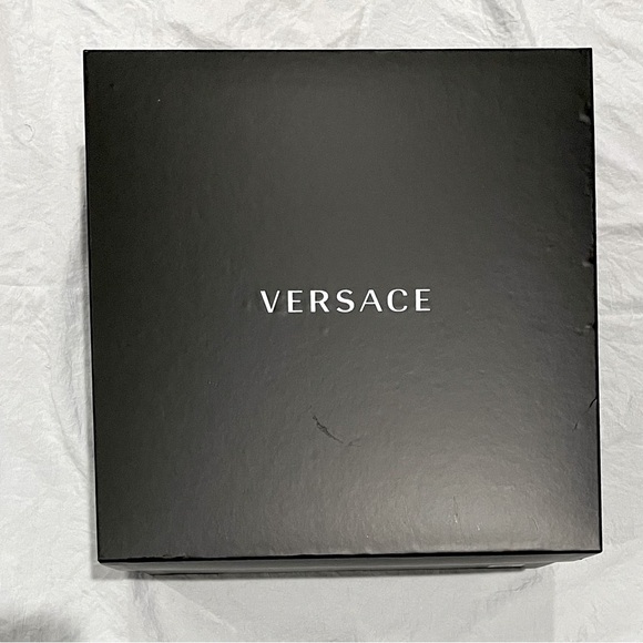 VERSACE Large black Empty hard case Gift Box size 12 in X 12 in X 6 in Ex cond - Picture 8 of 8